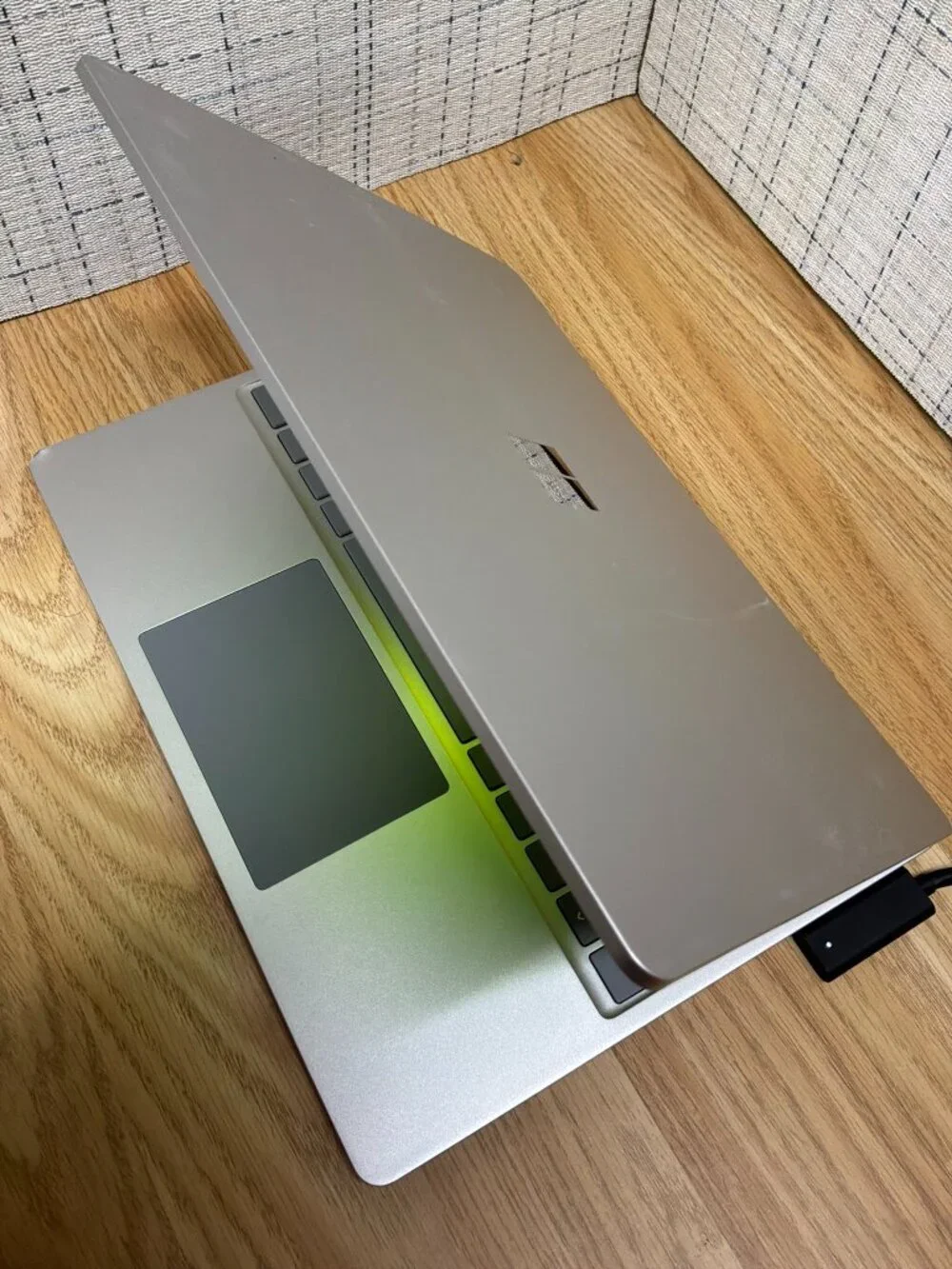 Microsoft Surface Laptop Go i5-1035G1 8GB RAM 128GB SSD Touch Win11 + Charger